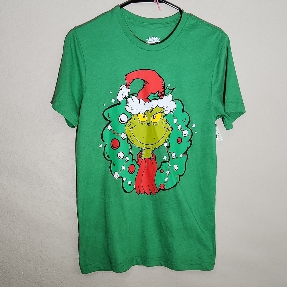 The Grinch Mens Shirt Size S New Green Wreath